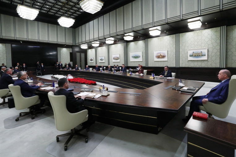 Kabine bayram tatili ardından yoğun g&uuml;ndemle toplanıyor
