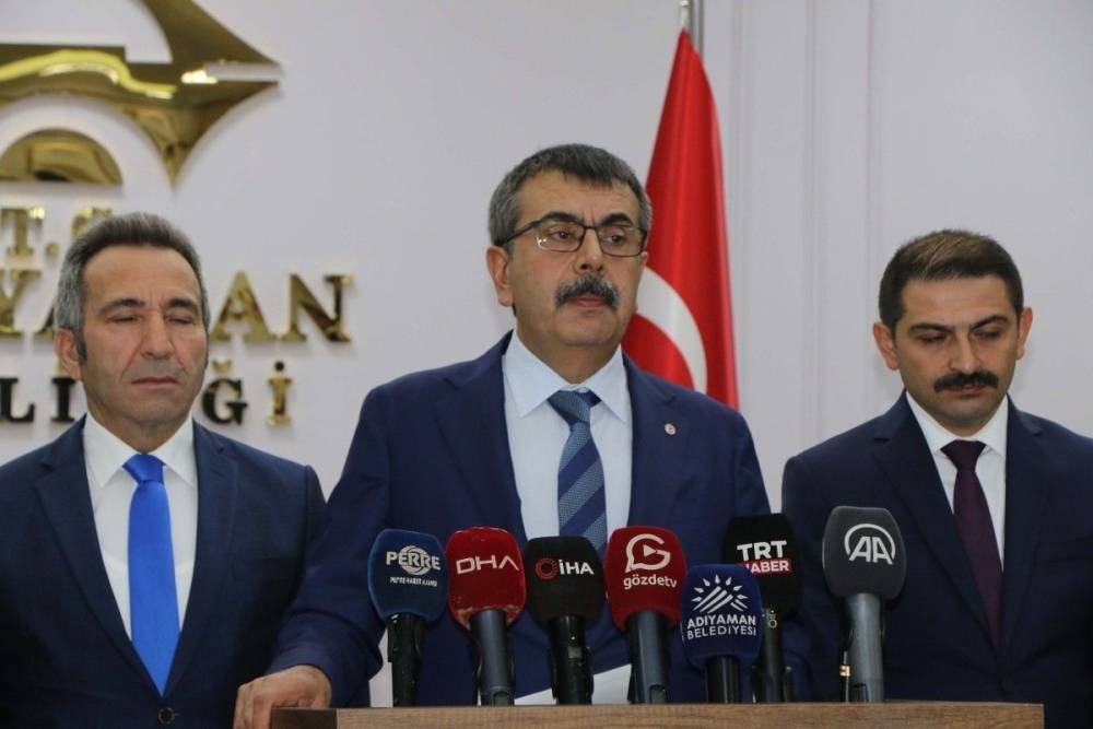 Ara tatil kaldırılacak mı? Yaz tatili uzayacak mı? Okullarda g&uuml;venlik &ouml;nlemleri nasıl olacak? 