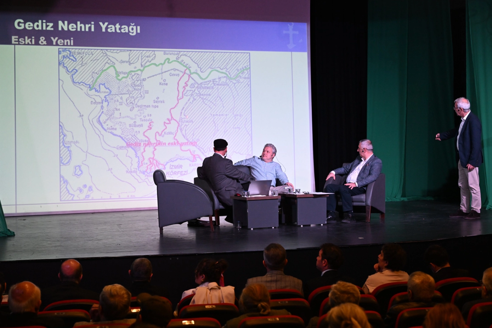 Manisa&rsquo;da Gediz'in kirliliğine karşı farkındalık paneli