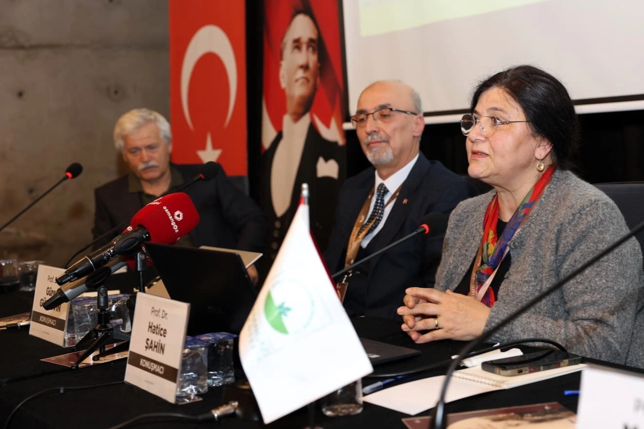 Osmangazi&rsquo;de &ldquo;Bursa&rsquo;nın Yedi Y&uuml;z&uuml;&rdquo; sempozyumu başladı