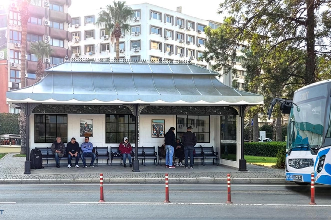 İzmir&rsquo;in kimliğini yansıtan 'simgesel' durak