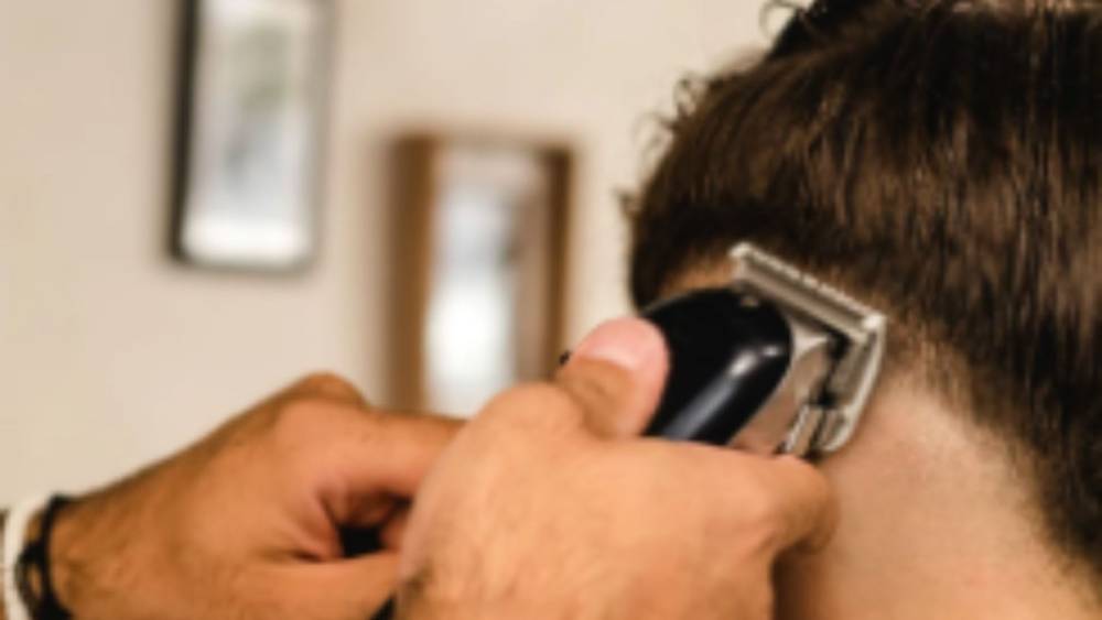 Adıyaman&rsquo;da berberler ve kuaf&ouml;rler 6 Şubat&rsquo;ta işyerlerini kapatma kararı aldı 