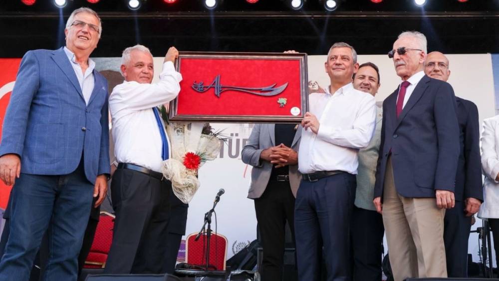 &Ouml;zg&uuml;r &Ouml;zel: &lsquo;Devlet adına Alevilerden rızalık alacağımıza s&ouml;z veriyorum&rsquo; 