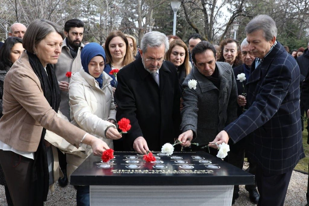 Ankara &Uuml;niversitesi&nbsp;depremde kaybedilen &ouml;ğrencilerini andı