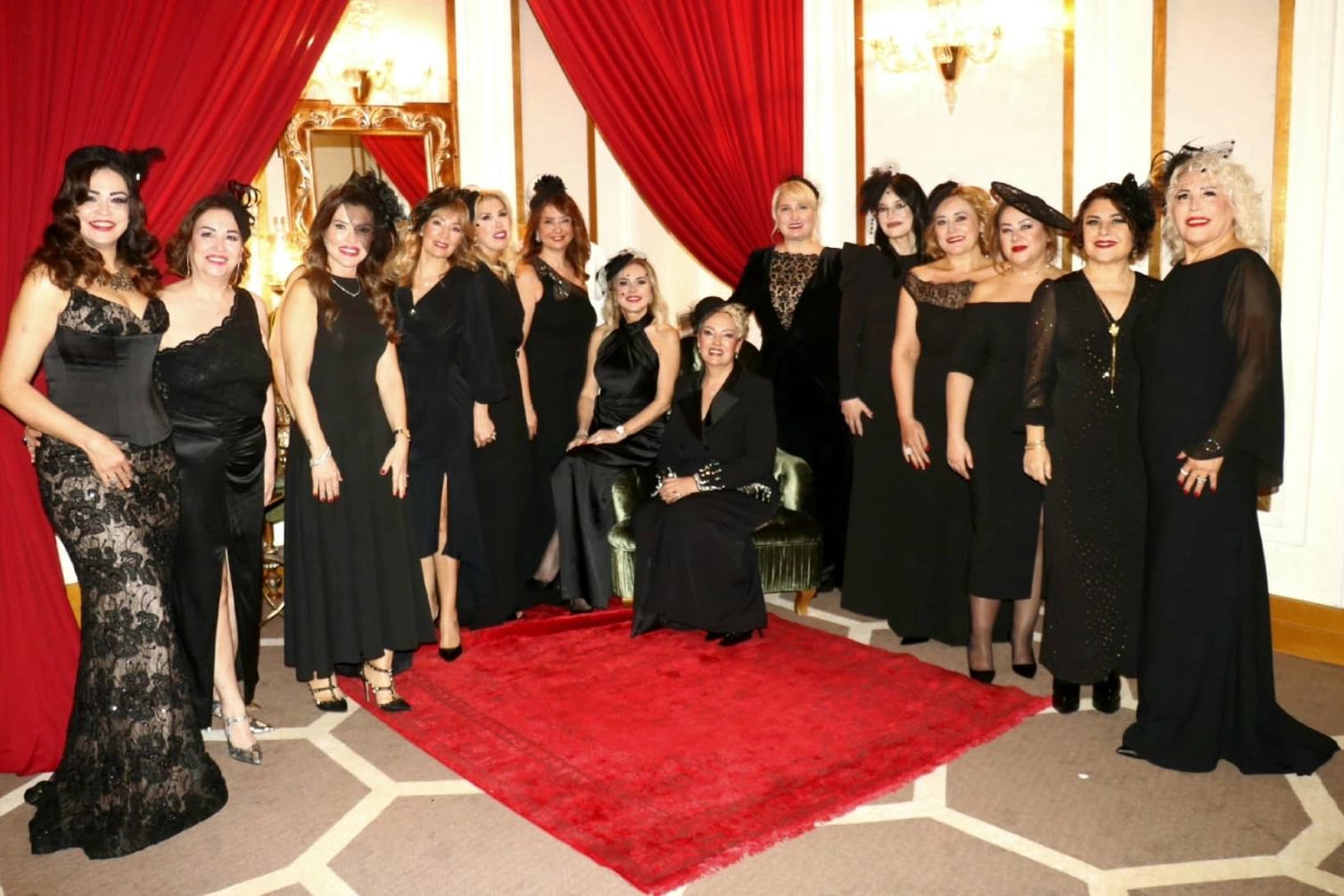 Şapka devriminin 100. yılına &ouml;zel Bursa'da &ouml;zel balo