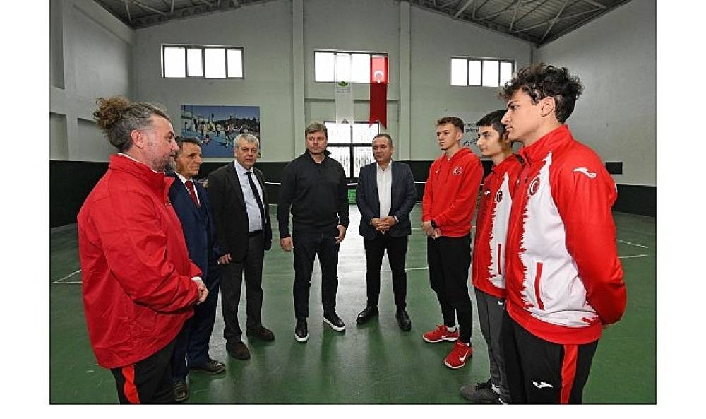 Ertuğrul Sağlam'dan Gen&ccedil; Sporculara İlham Veren Ziyaret