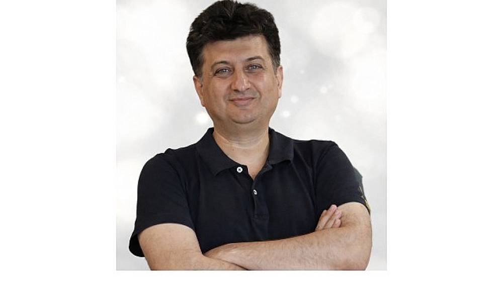 Yapay Zek&acirc; Meslekleri Yok Etmiyor, Yeniden Şekillendiriyor