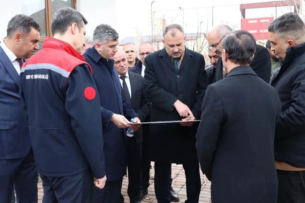 Ağrı Valisi &Ouml;nder Bozkurt Nisan ayına yoğun başladı