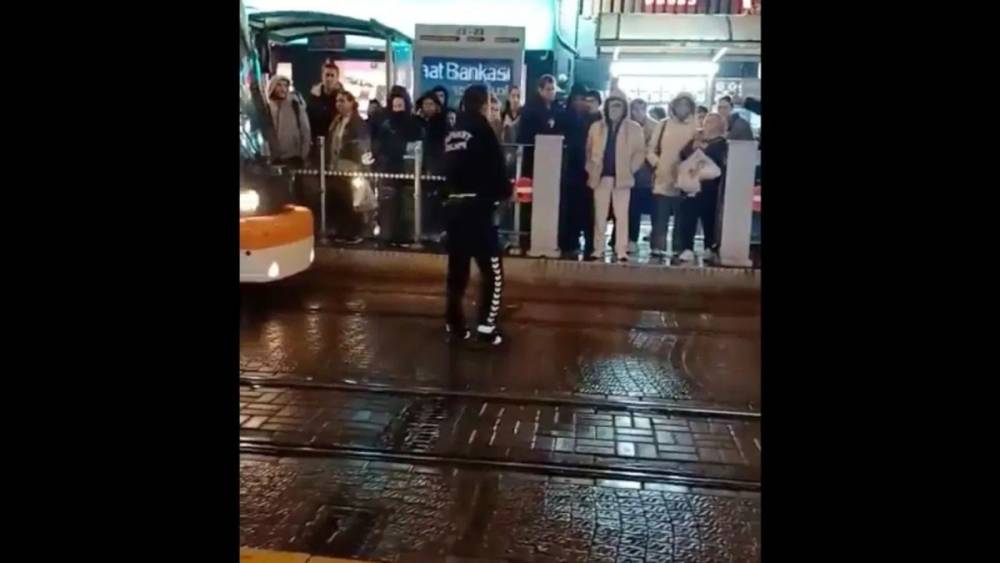 Öcalan ve Süreci Eleştiren Trafik Polisi Açığa Alındı 