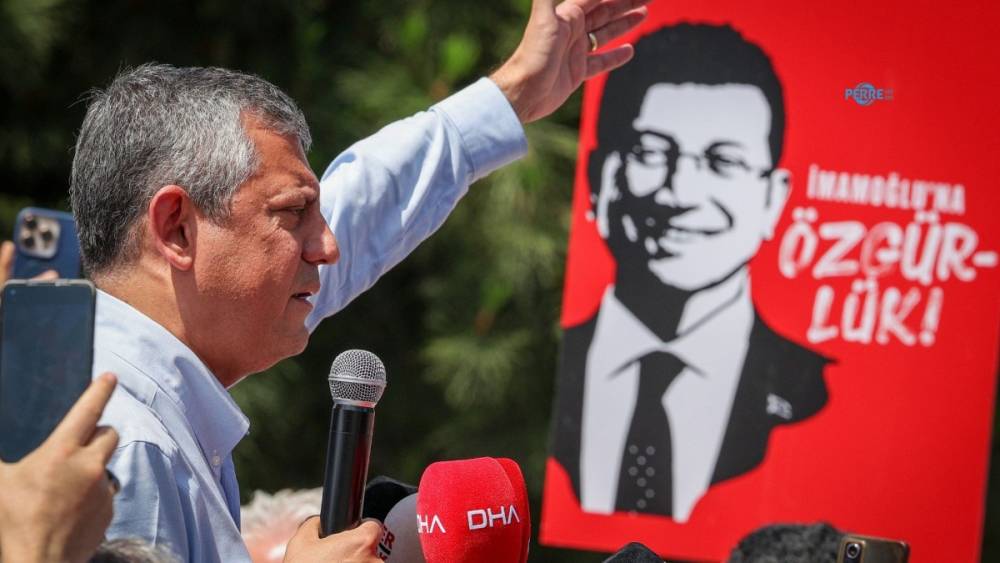 &Ouml;zg&uuml;r &Ouml;zel: Ekrem İmamoğlu&rsquo;nun savunma hakkını size kısıtlatmayacağız 