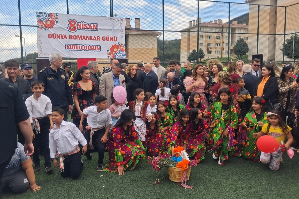 Keşan'da D&uuml;nya Romanlar G&uuml;n&uuml;'ne &ouml;zel kutlama