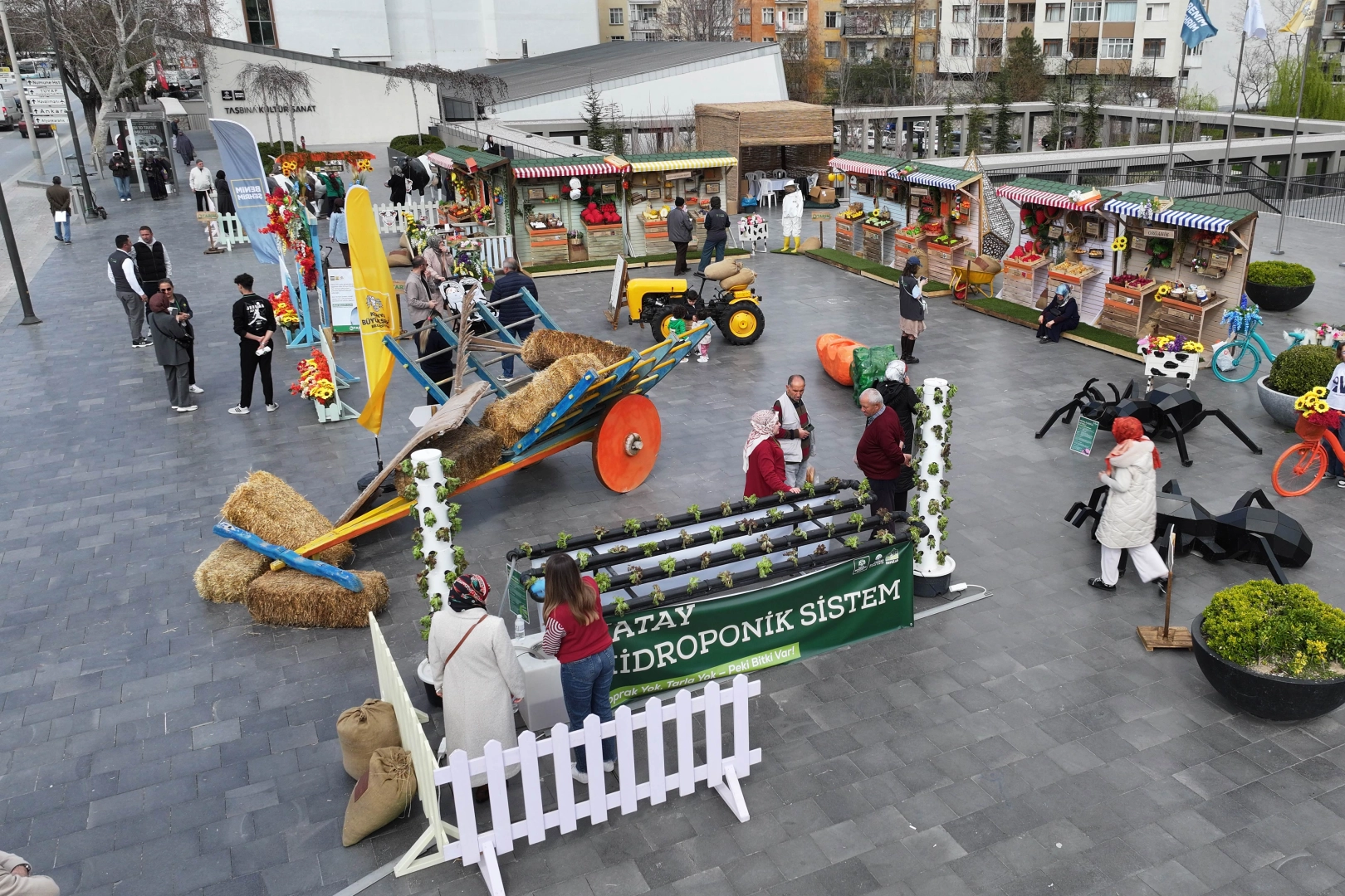 Konya'da tarım haftasına &ouml;zel tasarımlar ilgi g&ouml;r&uuml;yor