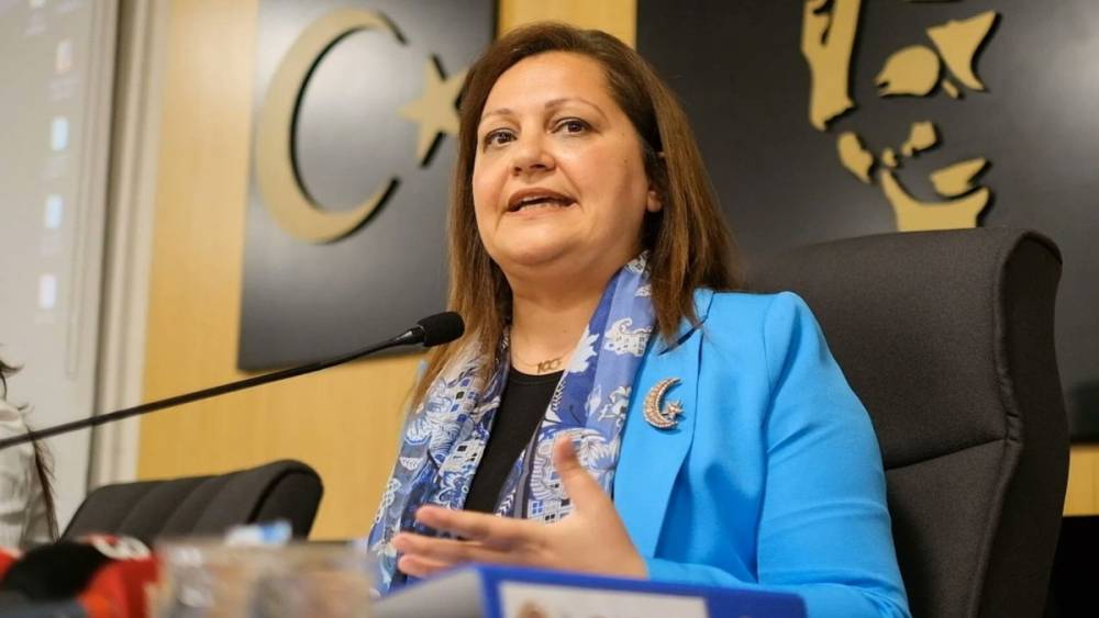 Burcu K&ouml;ksal&rsquo;ın AK Parti&rsquo;ye ge&ccedil;eceği iddiası sonrası kendisinden haber alınamıyor 