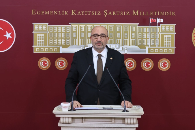 AK Parti&rsquo;li A&ccedil;ıkkapı&rsquo;dan CHP&rsquo;li belediyelerin deprem yardımlarına eleştiri