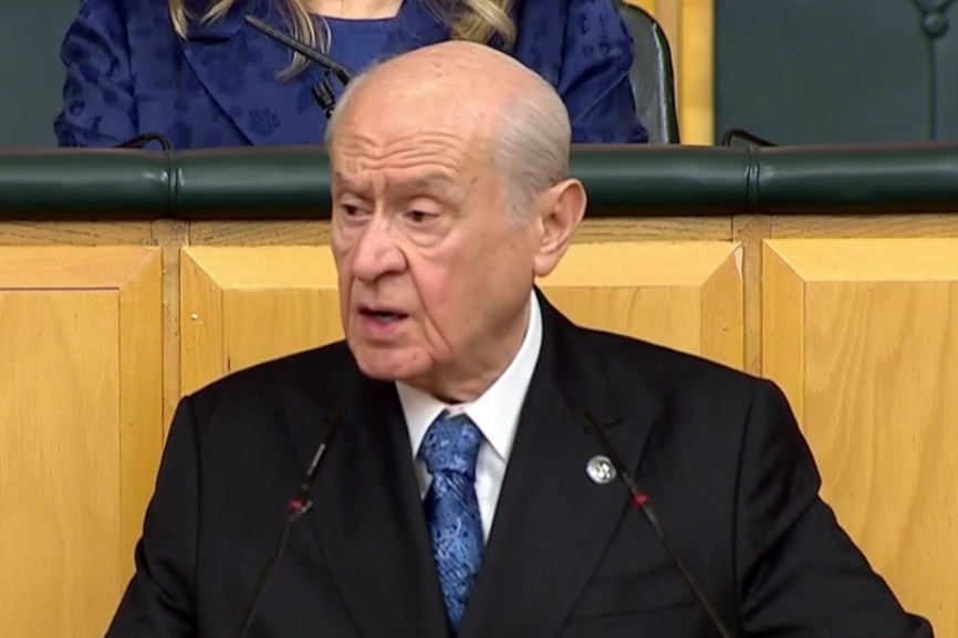 Bah&ccedil;eli: Ter&ouml;rs&uuml;z T&uuml;rkiye kararlılıkla s&uuml;rd&uuml;r&uuml;lecek... Bah&ccedil;eli'den &Ouml;zg&uuml;r &Ouml;zel'e &ccedil;ağrı