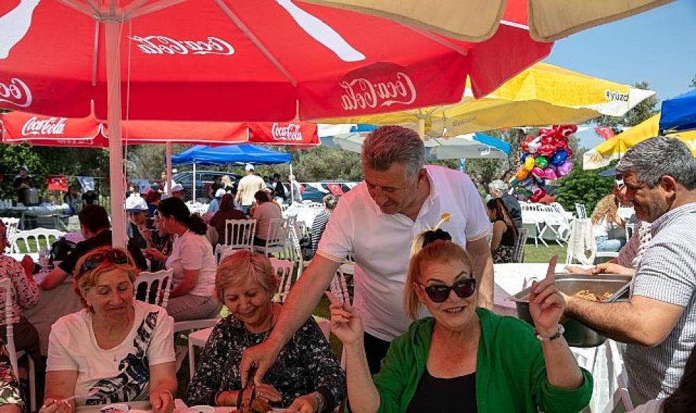 Anneler G&uuml;n&uuml;'nde G&uuml;zelbah&ccedil;e'de Sevgi Dolu Buluşma