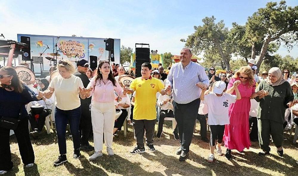 Menderes U&ccedil;urtmalarla Rengarenk