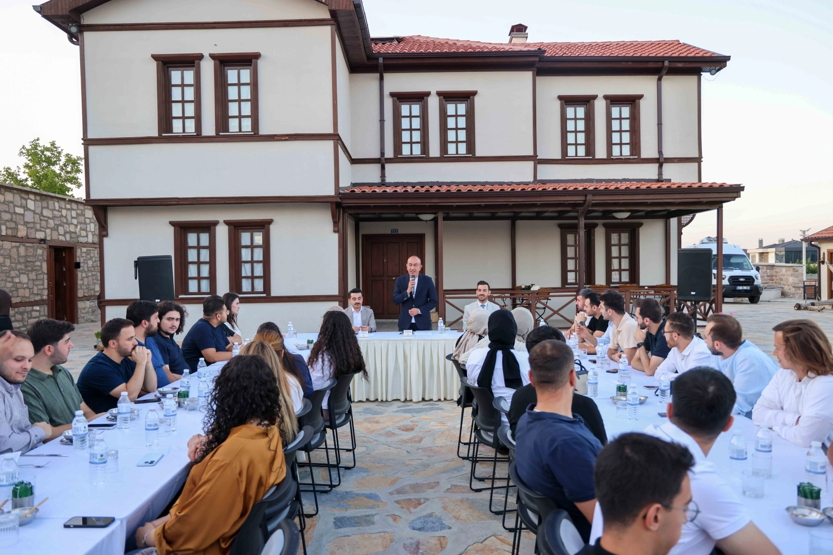 Konya Meram'da AK Parti Gen&ccedil;liği ile buluşuldu