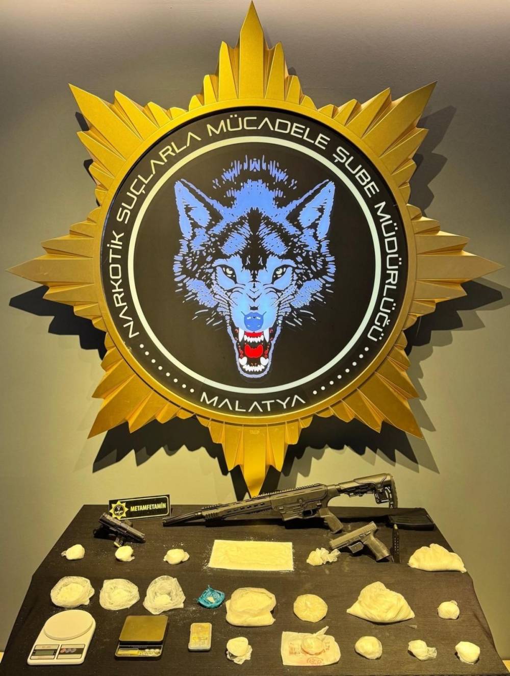 Narkotik Ekiplerinden Sokak Satıcılarına Operasyon: 2 G&ouml;zaltı 