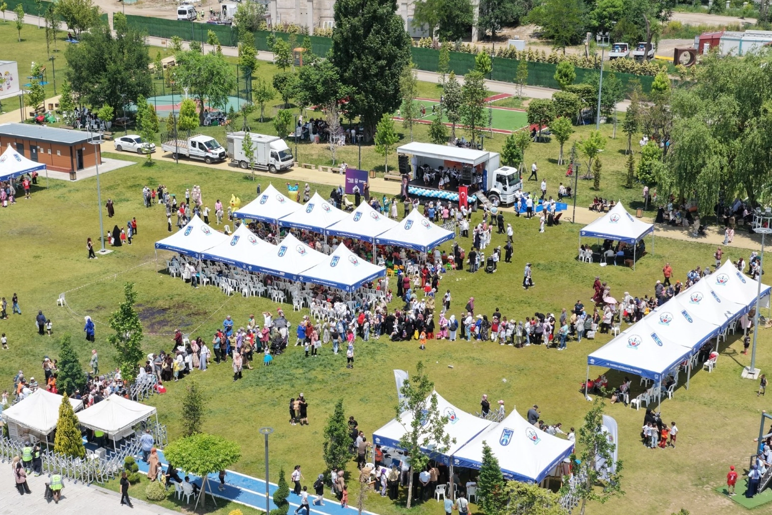 Başkent&rsquo;te &ccedil;ocuklar oyunla buluştu