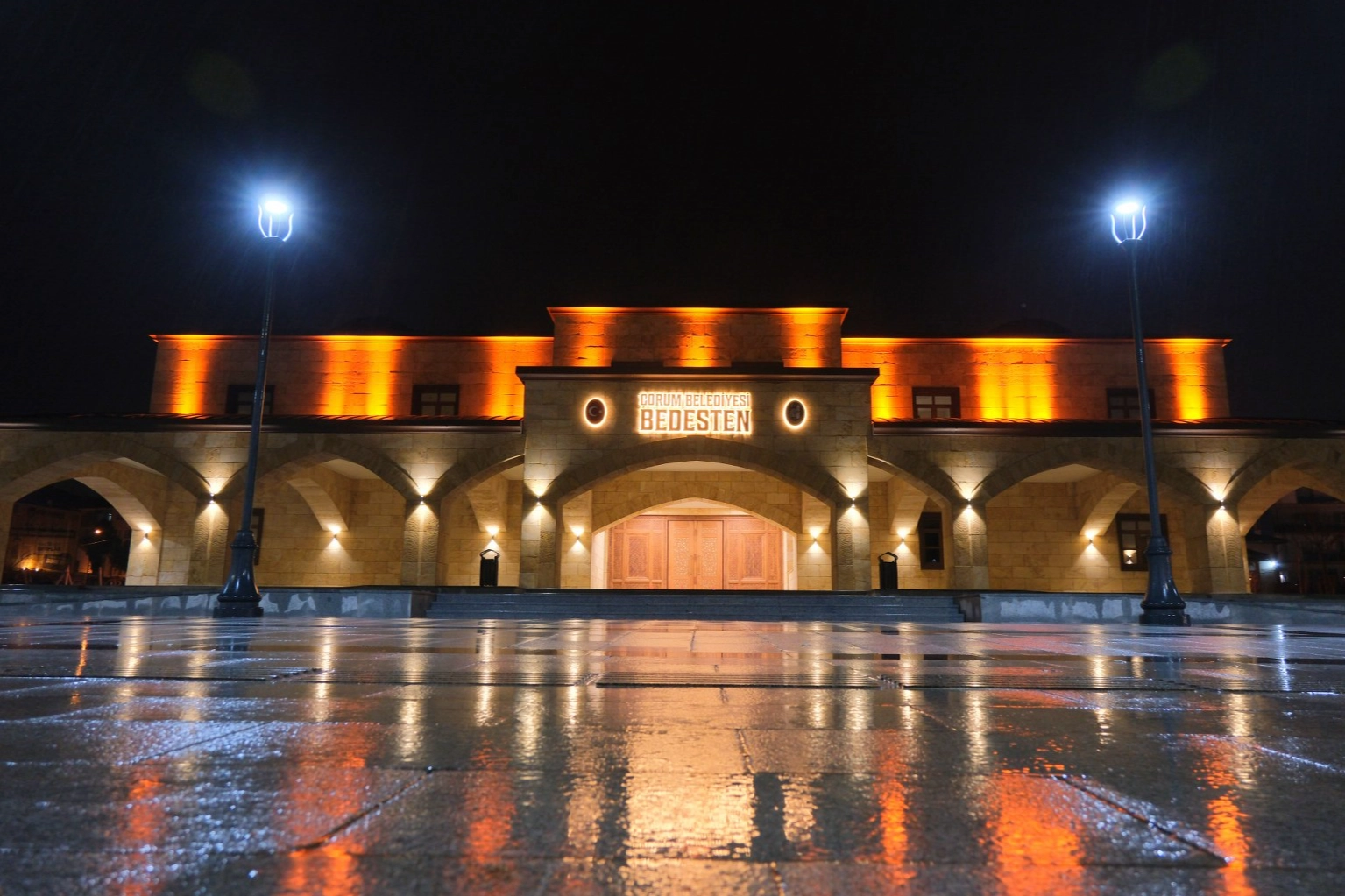 Bedesten&rsquo;de &ldquo;Kutsal Emanetler Sergisi&rdquo; ziyarete a&ccedil;ılıyor