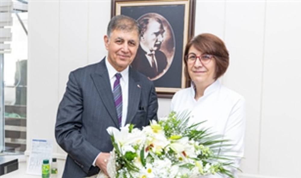 Başkan Tugay, meslektaşlarıyla Tıp Bayramı'nı kutladı