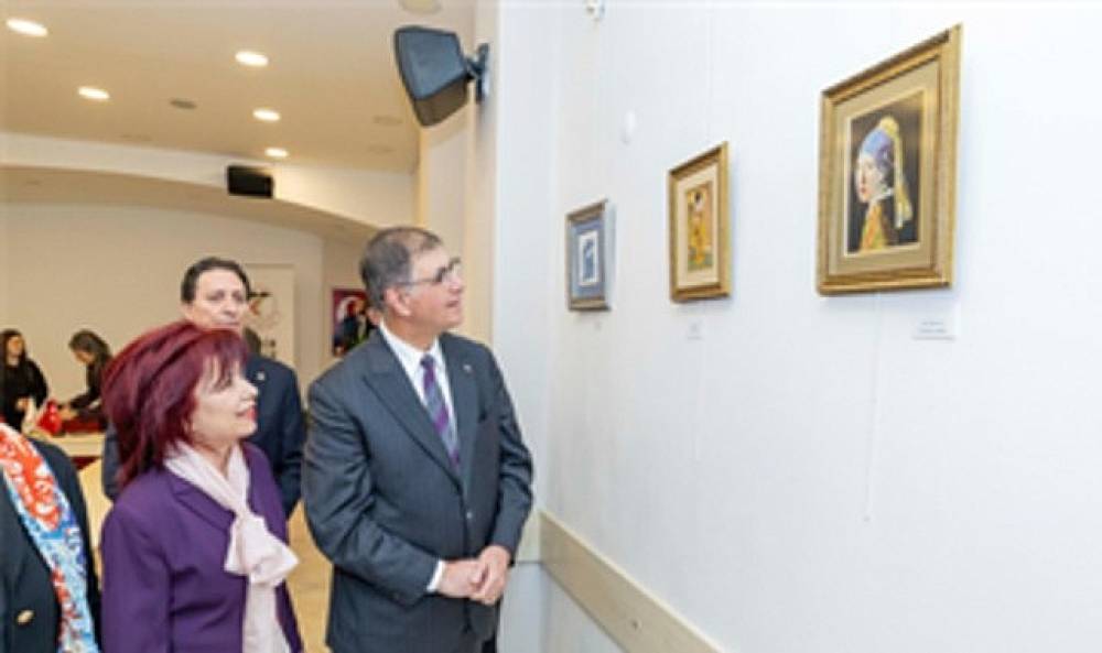 Başkan Tugay'dan sağlık emek&ccedil;ilerine teşekk&uuml;r