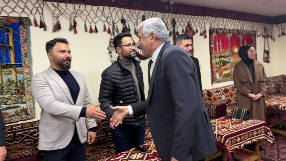 Başkan Halla&ccedil;, Kahta&rsquo;da hukuk&ccedil;ularla bir araya geldi 