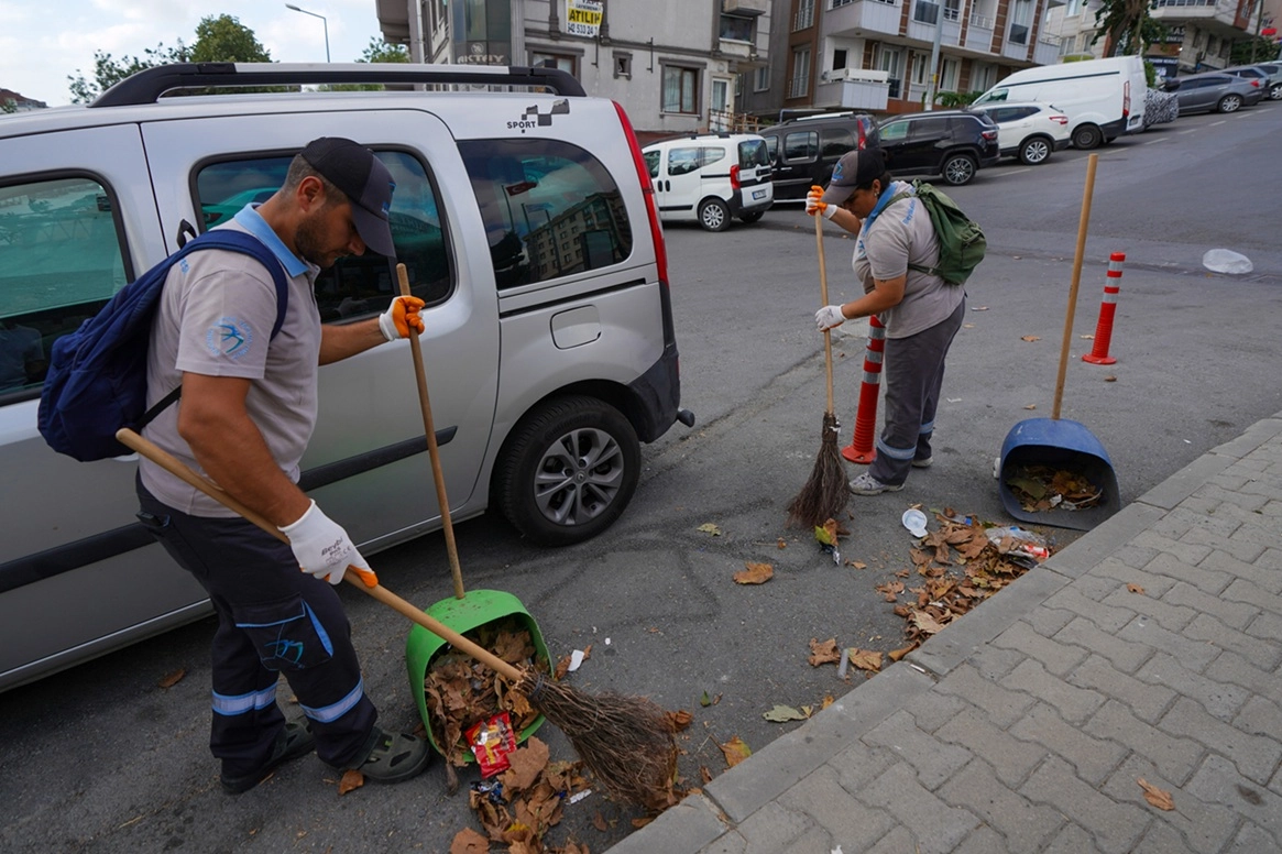 Beylikd&uuml;z&uuml;'n&uuml;n t&uuml;m mahallelerinde kapsamlı temizlik &ccedil;alışması