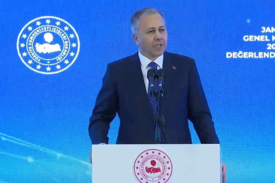 Bakan Yerlikaya: Jandarma'ya hakaretin bedelini &ouml;deyeceksiniz