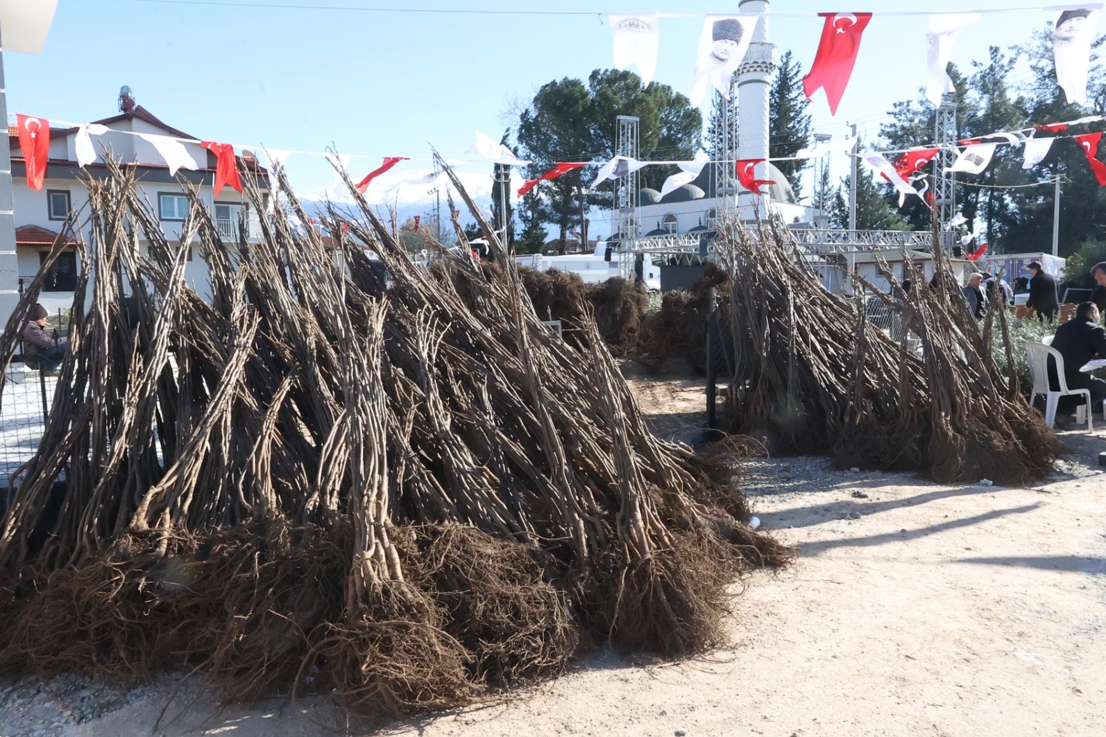 &Uuml;reticilere balık yemi desteği