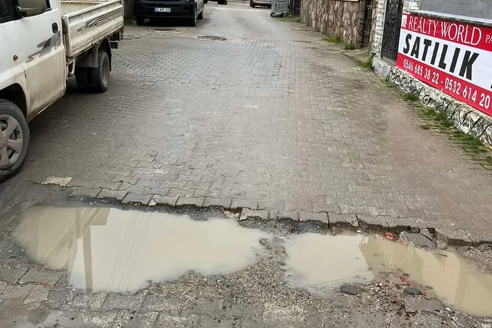 Keşan'da mahalleliyi isyan ettiren yol &ccedil;ilesi