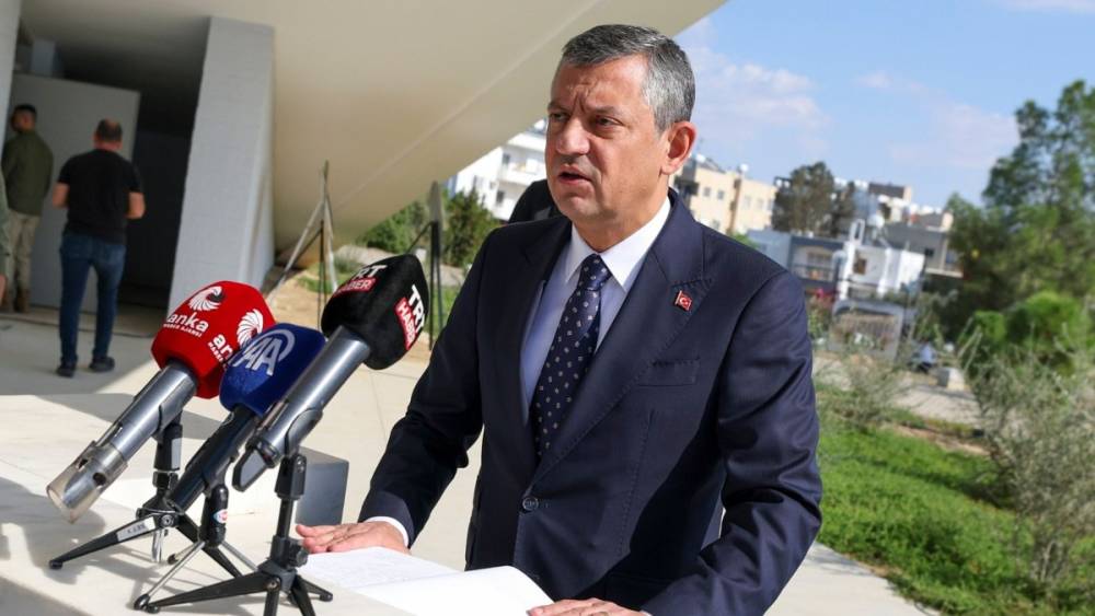 &Ouml;zg&uuml;r &Ouml;zel: &lsquo;Herkes s&ouml;z&uuml;n&uuml; tutarsa haftaya &ccedil;ok g&uuml;zel bir şey olacak&rsquo; 