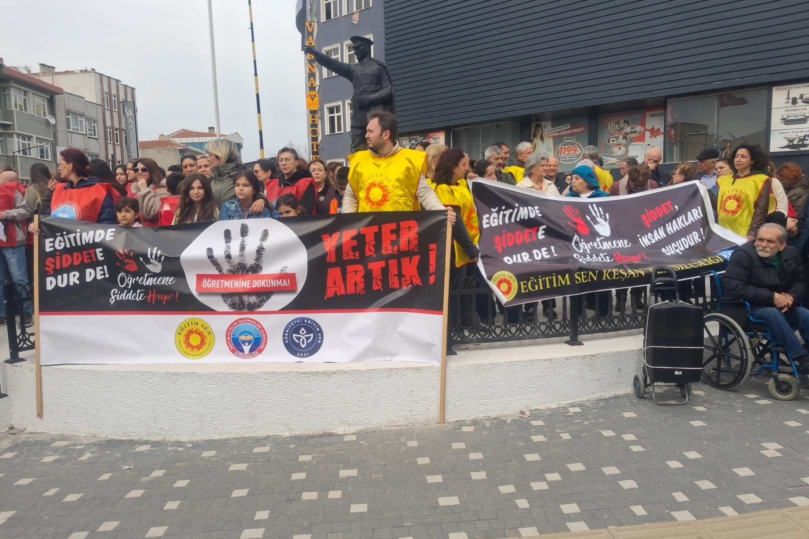 Edirne Keşan&rsquo;da "okulda şiddete" sessiz &ccedil;ığlık