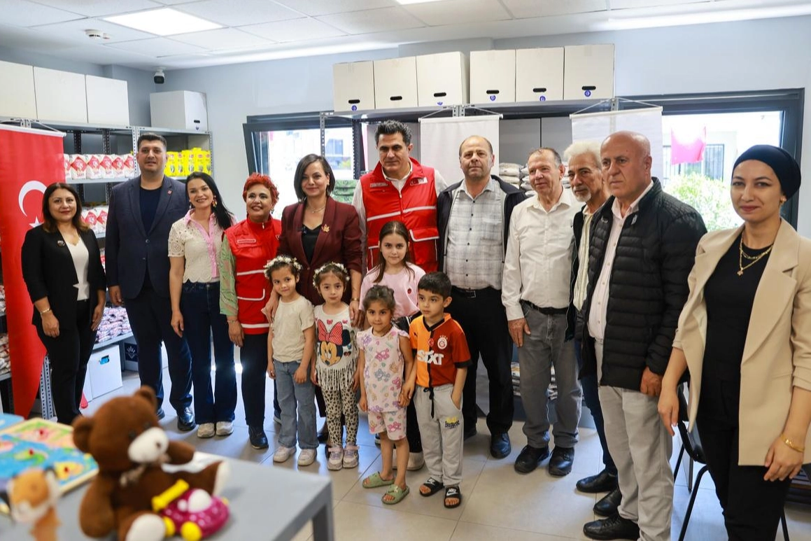 Karabağlar'da Sosyal Market&rsquo;in 2'ncisi &Ccedil;alıkuşu&rsquo;nda