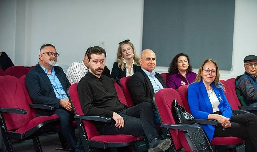 T&uuml;rk Medeni Kanunu'nun toplumsal etkileri Karşıyaka'da konuşuldu