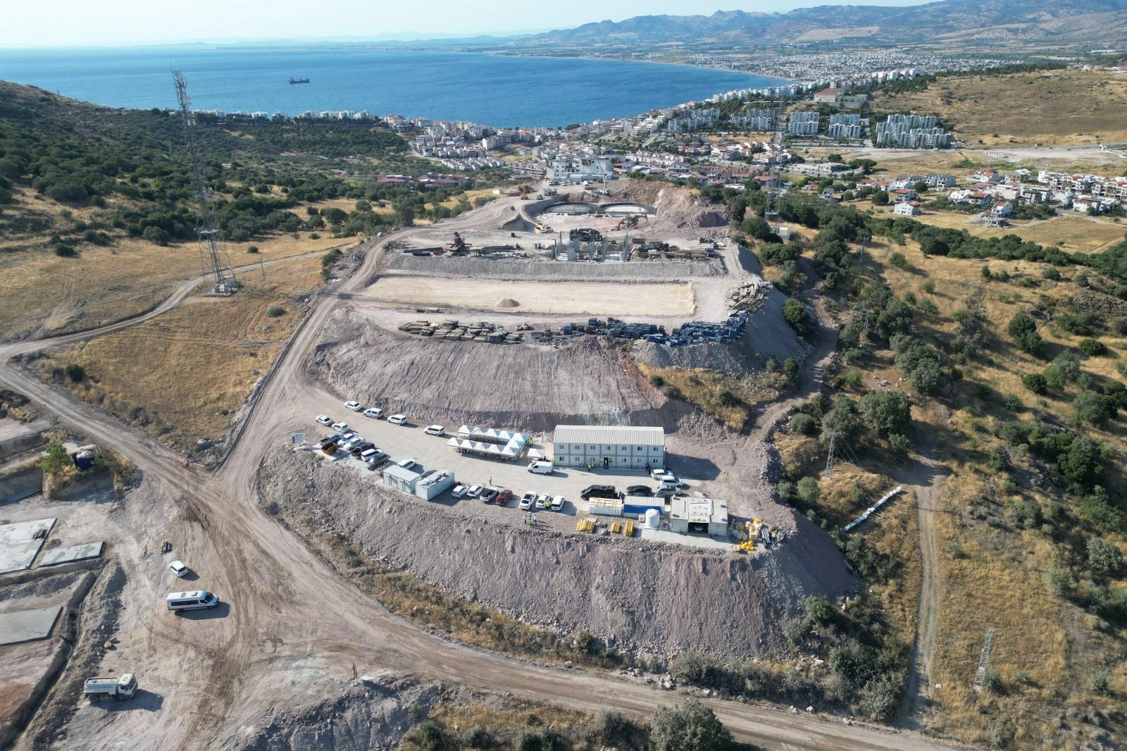 İzmir&rsquo;in 3. b&uuml;y&uuml;k ileri biyolojik arıtma tesisi y&uuml;kseliyor