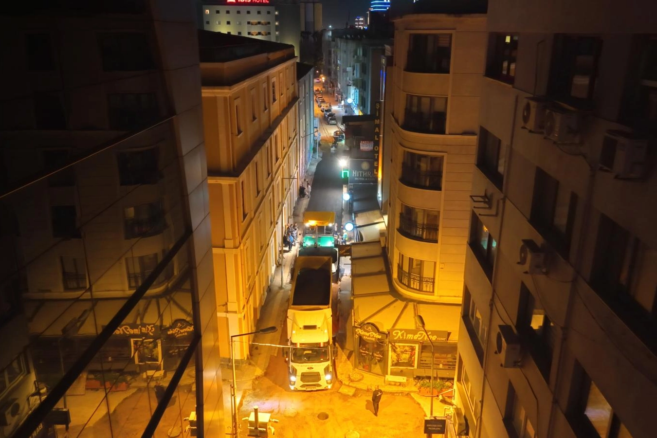 Alsancak&rsquo;ta altyapısı tamamlanan sokaklar asfaltlanıyor