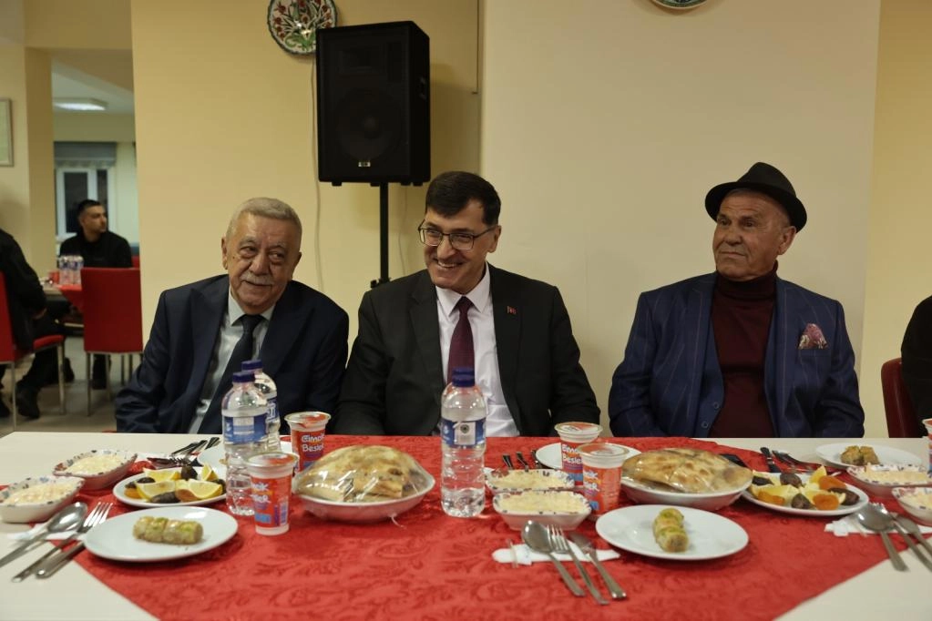 K&uuml;tahya'da Yaşlılar Haftası'na &ouml;zel kutlama