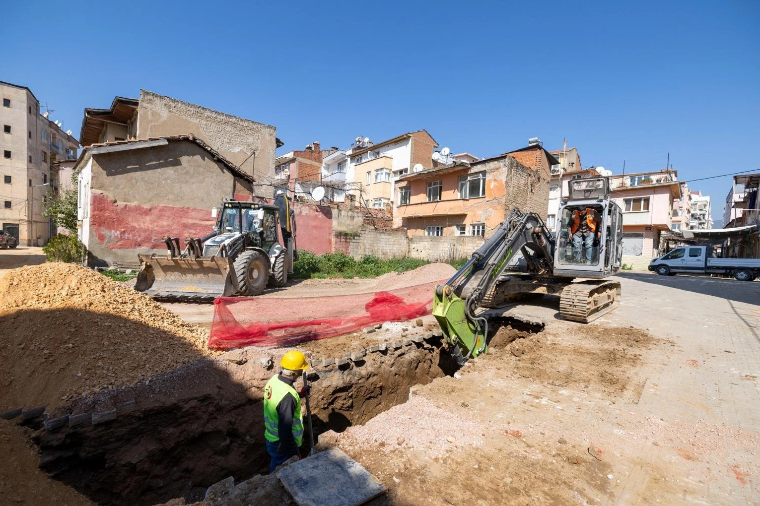 İzmir &Ouml;demiş&rsquo;te altyapıda b&uuml;y&uuml;k d&ouml;n&uuml;ş&uuml;m