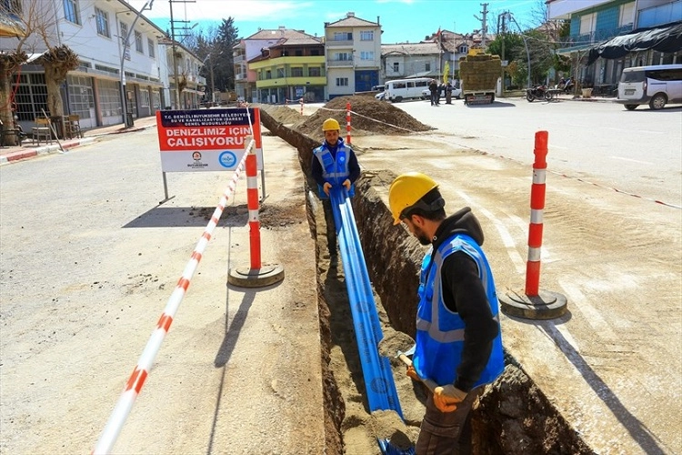 Denizli B&uuml;y&uuml;kşehir&rsquo;den Tavas Kızılca&rsquo;da altyapı d&ouml;n&uuml;ş&uuml;m&uuml;