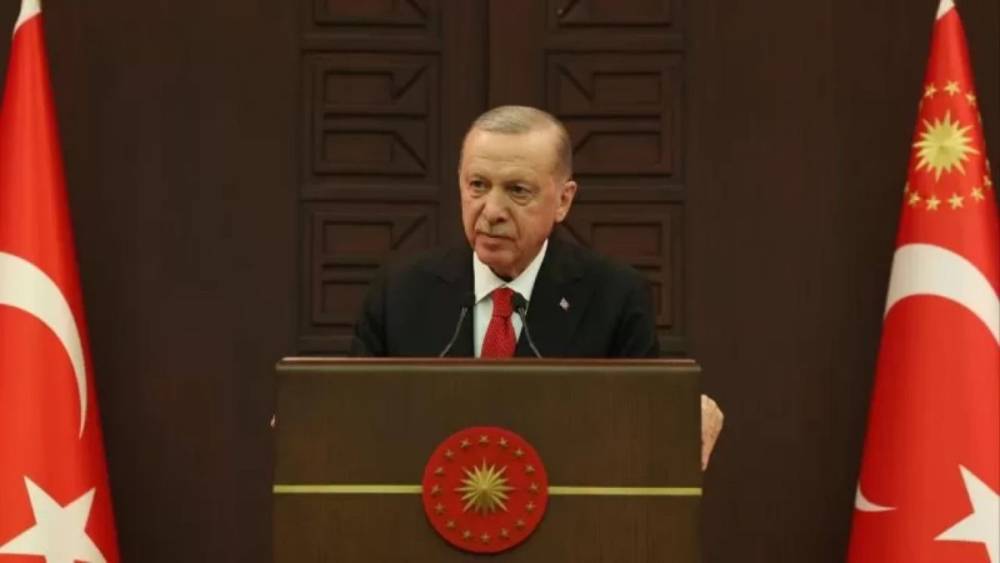 Cumhurbaşkanı Erdoğan: &lsquo;Gen&ccedil;lerin omuz vermediği bir m&uuml;cadele zafere ulaşamaz&rsquo; 