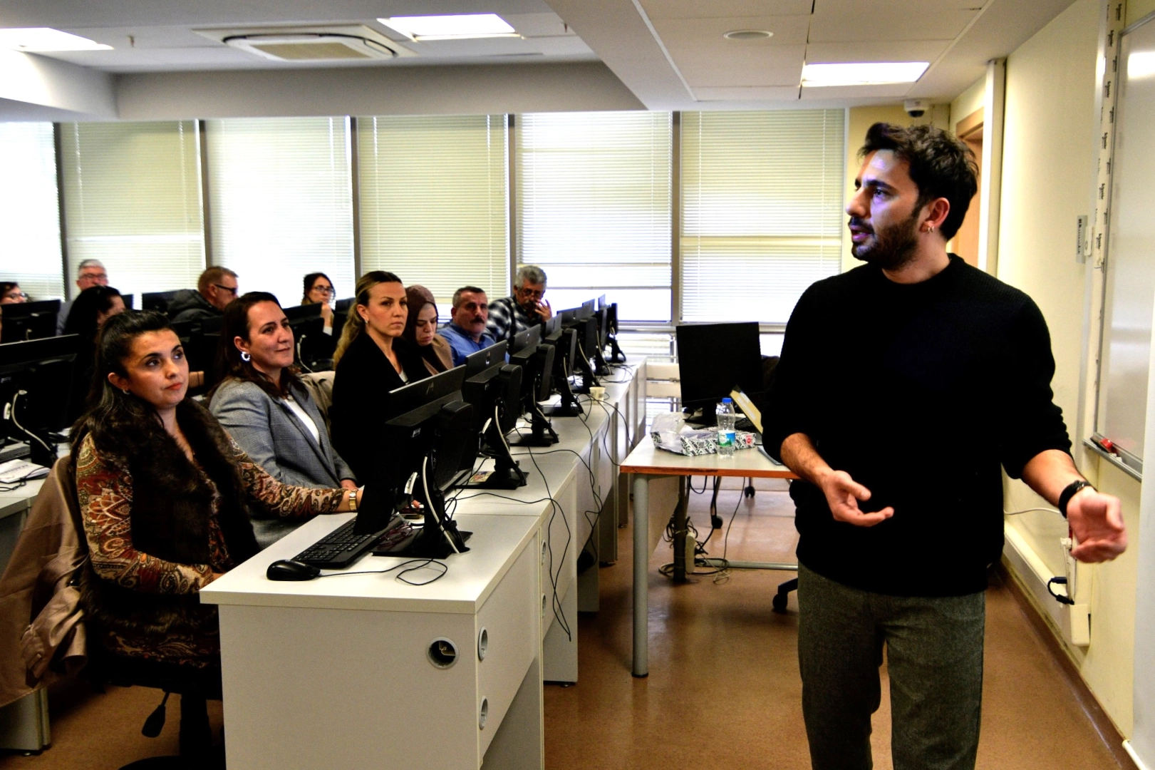 İzmir Bornova&rsquo;dan muhtarlara dijital odaklı eğitim