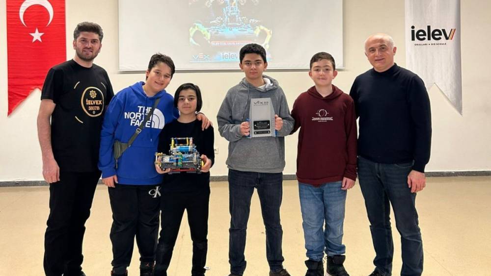 SANKO Okulları&rsquo;ndan VEX IQ Robot Yarışması&rsquo;nda &ccedil;ifte birincilik 