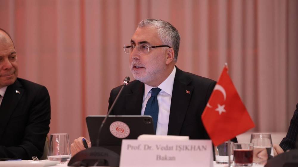 Bakan Işıkhan a&ccedil;ıkladı: Mesleki Yeterlilik Belgesi kapsamı 244 mesleğe y&uuml;kseltildi 