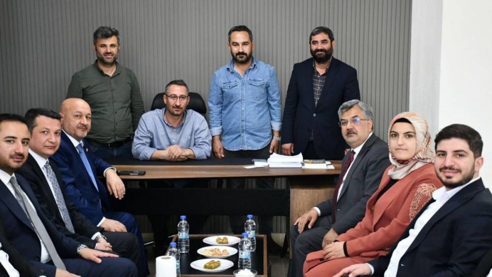 Resul Kurt: &lsquo;Vefa ve istişare k&uuml;lt&uuml;r&uuml;yle geleceğe y&uuml;r&uuml;yoruz&rsquo; 