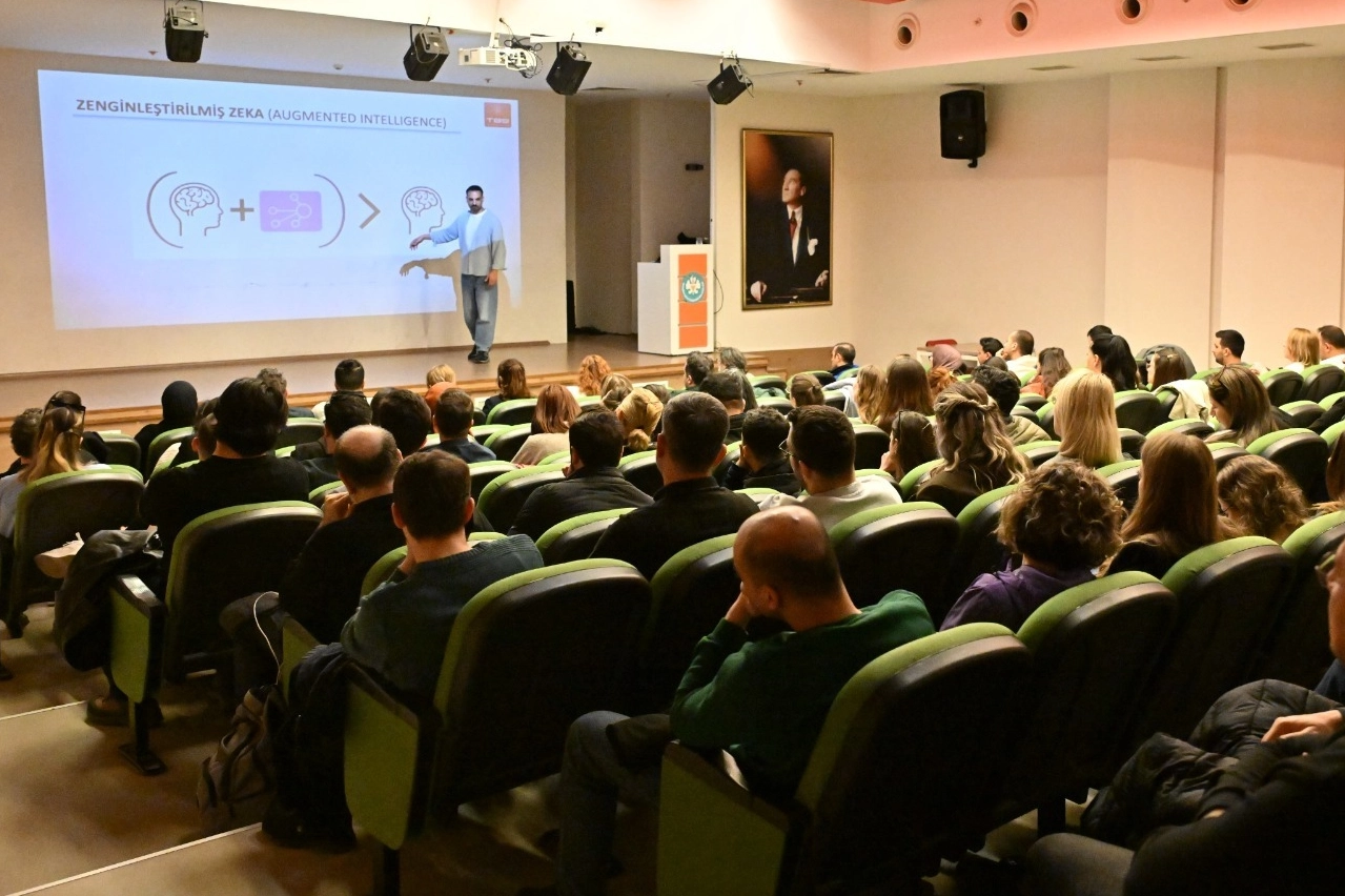 Manisa B&uuml;y&uuml;kşehir personeline yapay zek&acirc; eğitimi