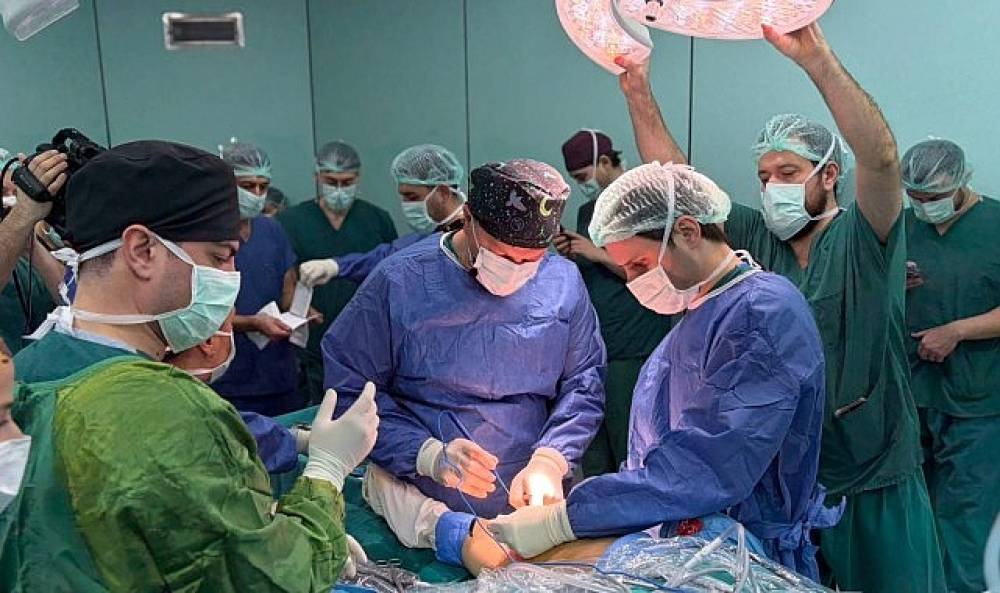 Menisk&uuml;s Cerrahisinde T&uuml;rkiye'de Bir İlk, DE&Uuml;'de Ger&ccedil;ekleşti!