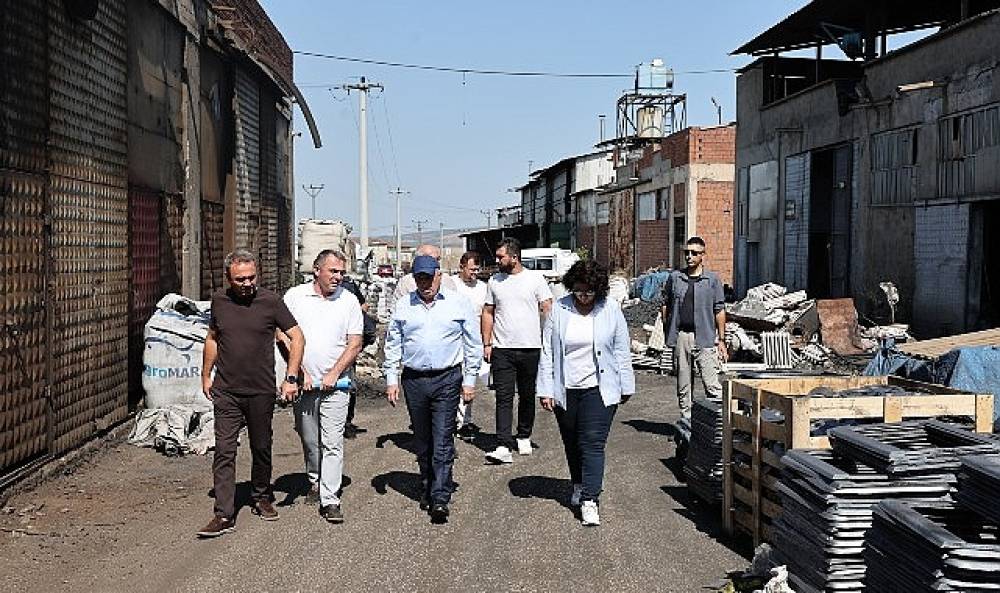 Başkan Şadi &Ouml;zdemir mahallelerdeki sorunları yerinde inceledi