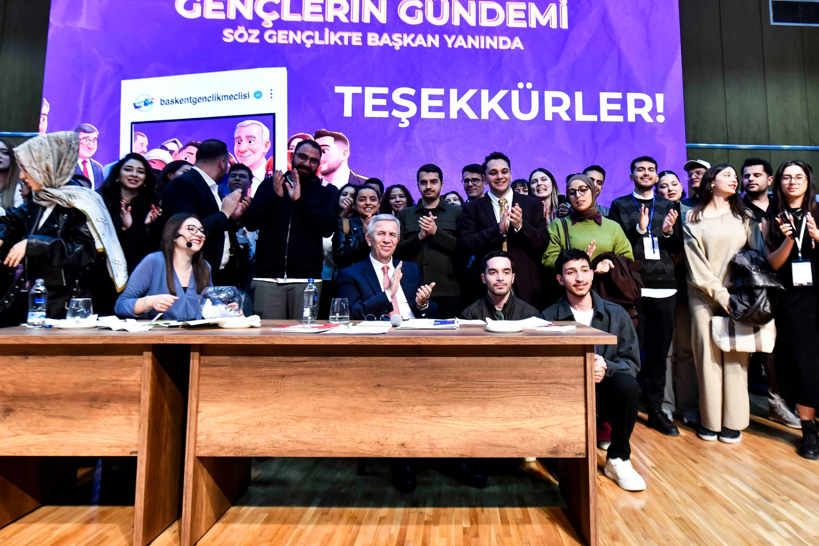 Başkentte gen&ccedil;lerle buluşma